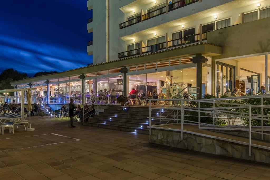 Hotel Caribe Es Canar  Exterior photo