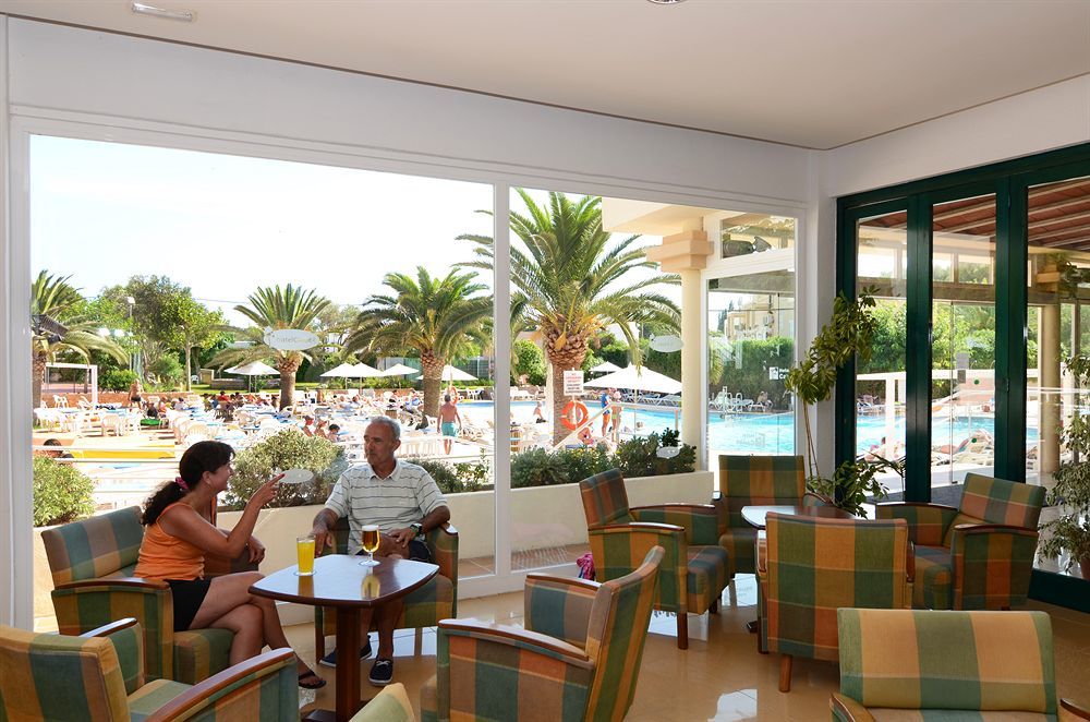 Hotel Caribe Es Canar  Exterior photo