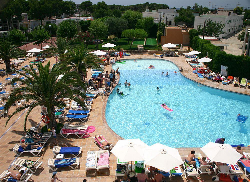 Hotel Caribe Es Canar  Exterior photo